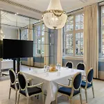The College Amsterdam, Autograph Collection 5*