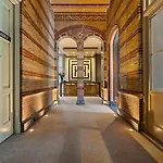 The College Amsterdam, Autograph Collection Amsterdam