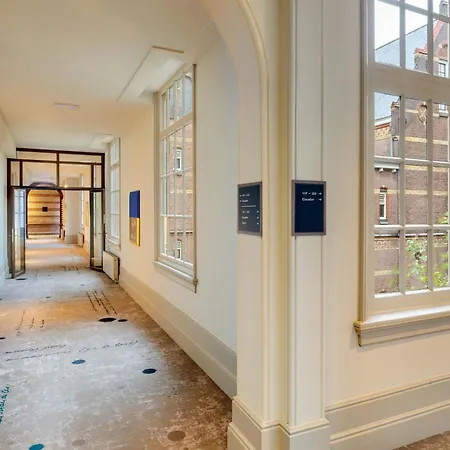 فندق The College Amsterdam, Autograph Collection 5*
