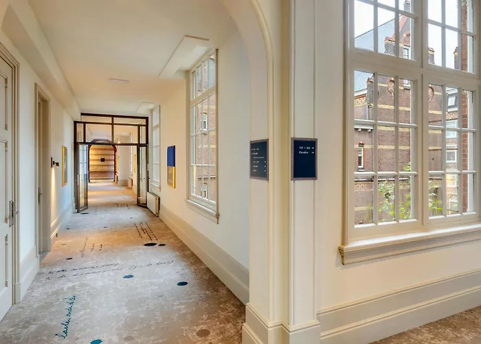 Hotel The College Amsterdam, Autograph Collection 5*