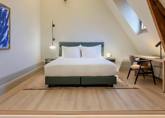 The College Amsterdam, Autograph Collection