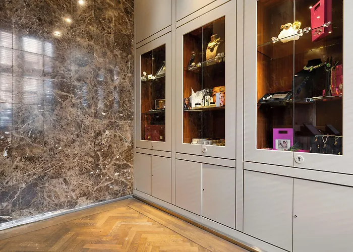 The College Amsterdam, Autograph Collection 5*