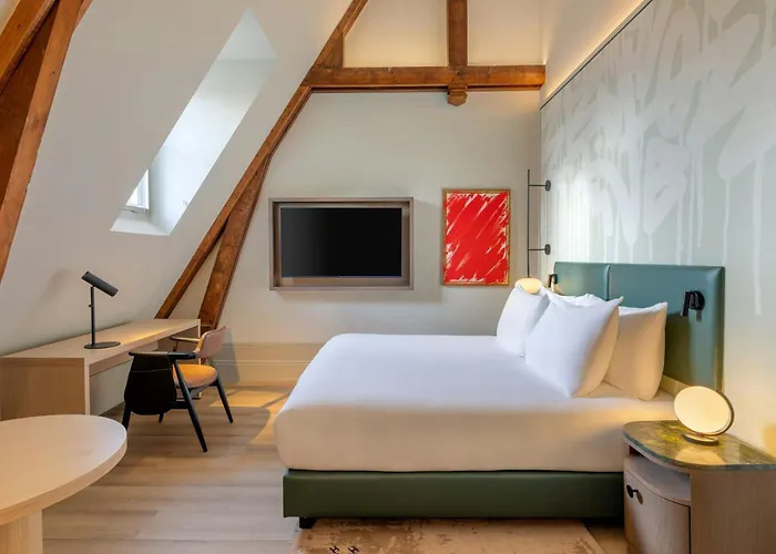 The College Amsterdam, Autograph Collection Hotel 5*