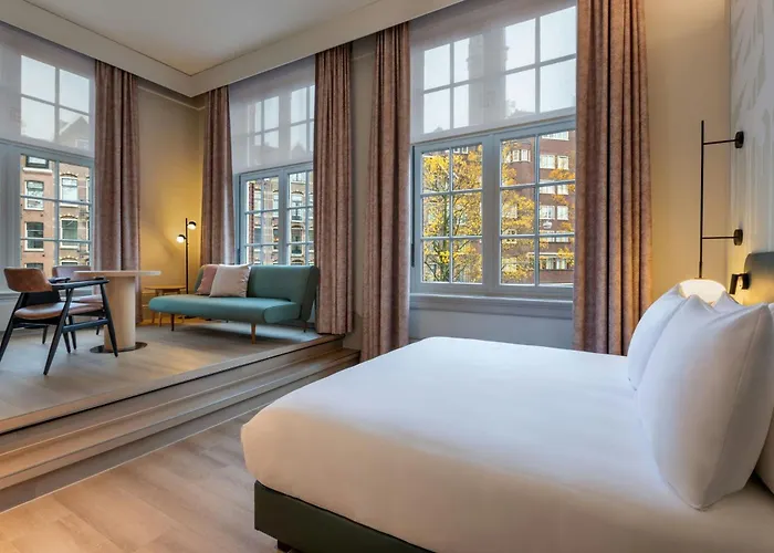 The College Amsterdam, Autograph Collection 5*