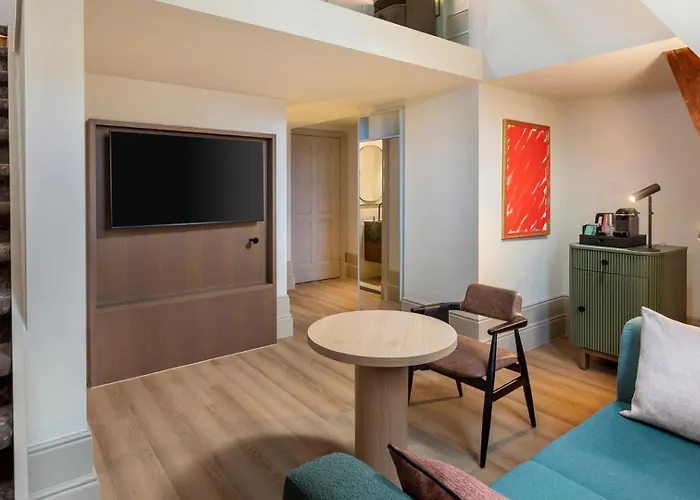 The College Amsterdam, Autograph Collection 5*