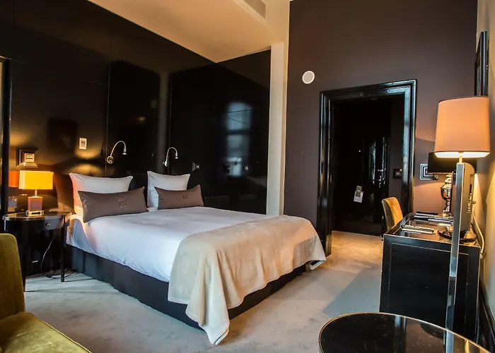 The College Amsterdam, Autograph Collection 5*