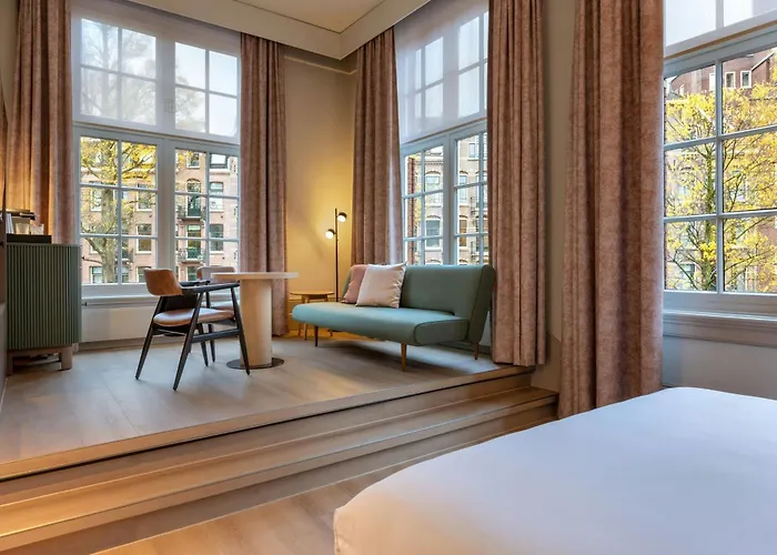 The College Amsterdam, Autograph Collection